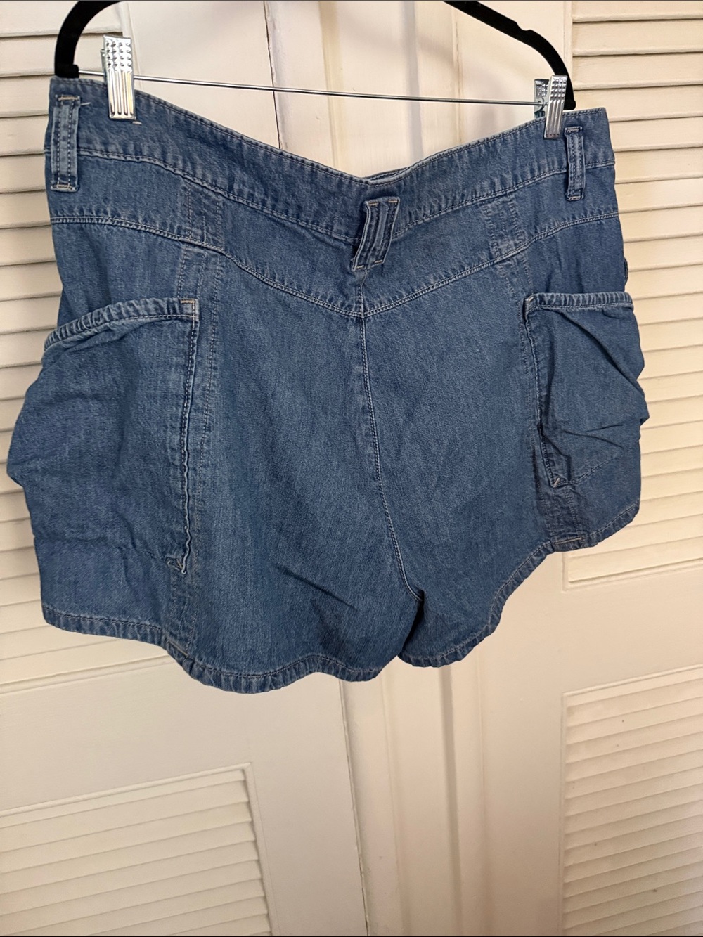 We The Free Relaxed Denim Utility Shorts in Blue - Picture 2 of 4
